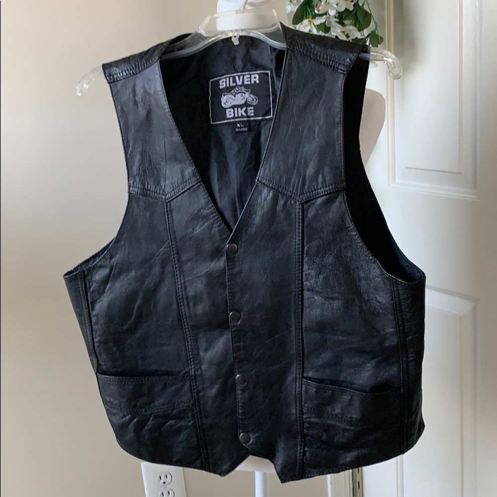 Men’s leather biker vest sz XL